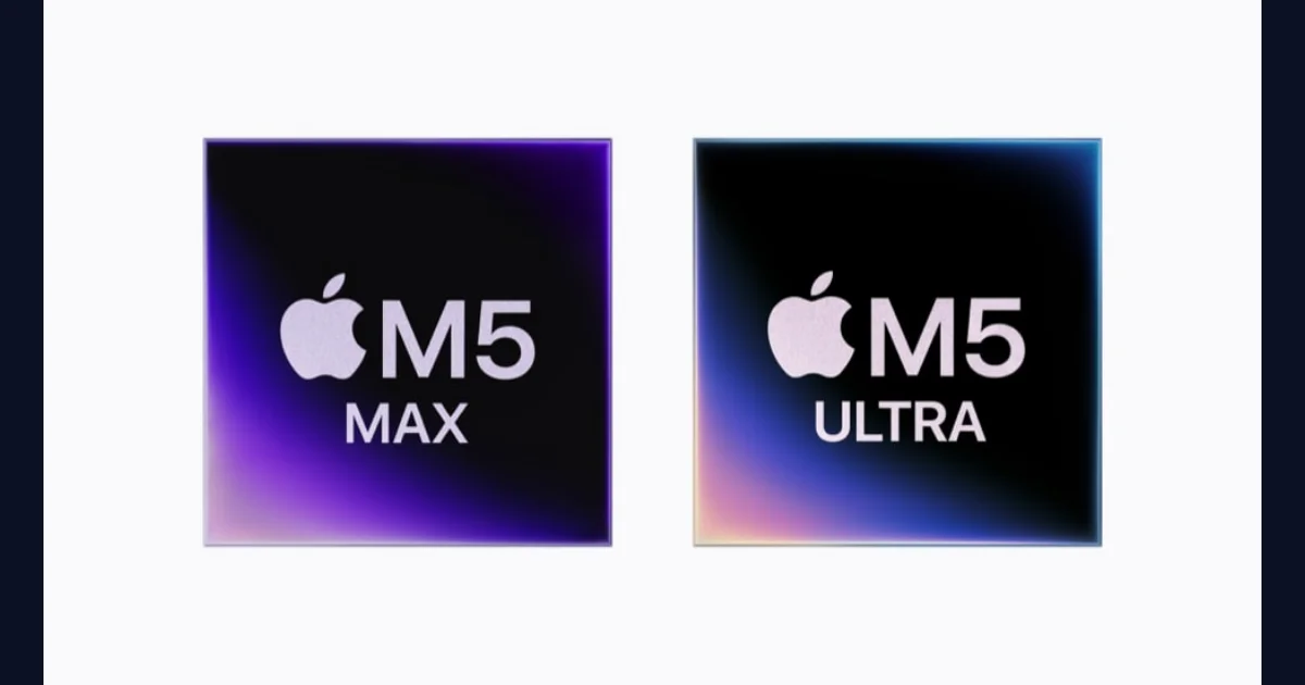 Image produit officielle Apple des boîtiers M5 Max et M5 Ultra annoncés le 25 août 2026, montrant l'assemblage à quatre puces UltraFusion du M5 Ultra à côté du boîtier plus petit du M5 Max.