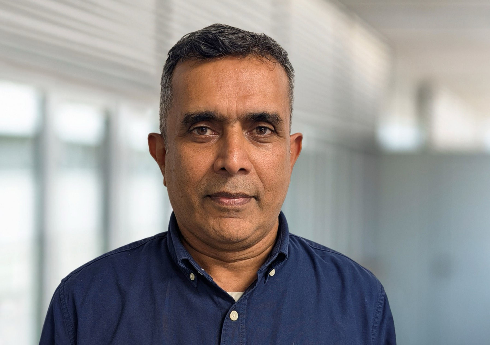 Ram Anant, fondateur et directeur général de C2i Semiconductors. Photo officielle fournie avec l’annonce du rachat par Infineon. © Infineon/C2i.